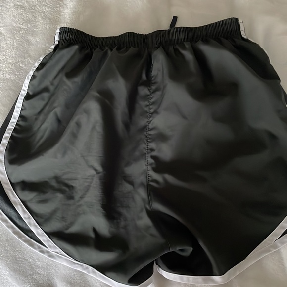 NIKE running shorts - Picture 4 of 4